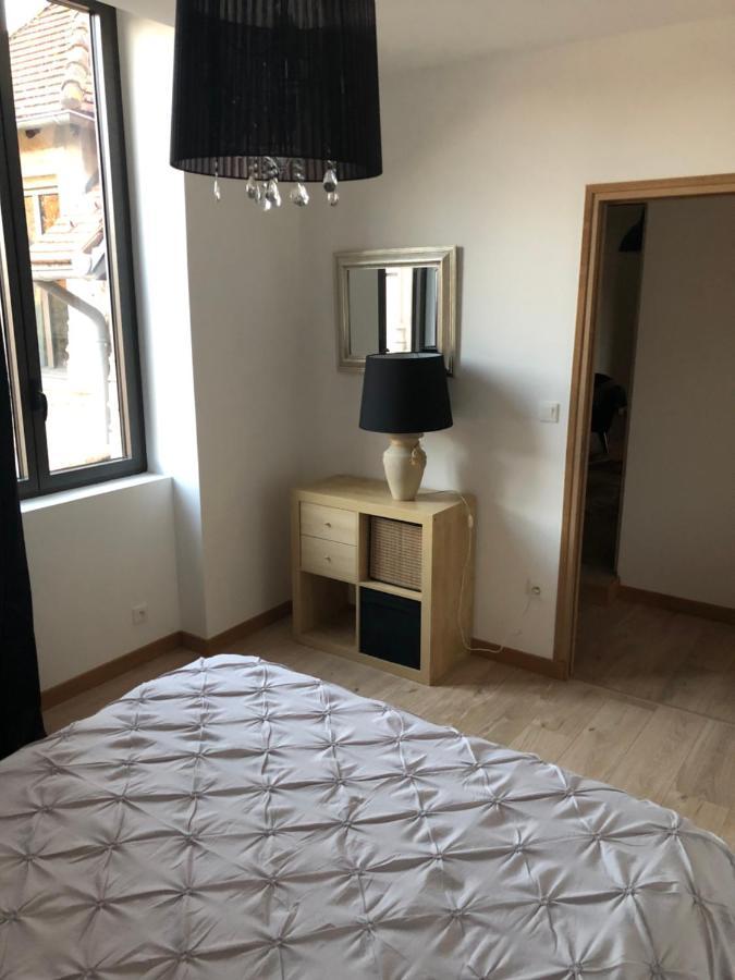 Chambres Au Chateau Du Mouillat Saint-Clair-de-la-Tour Esterno foto