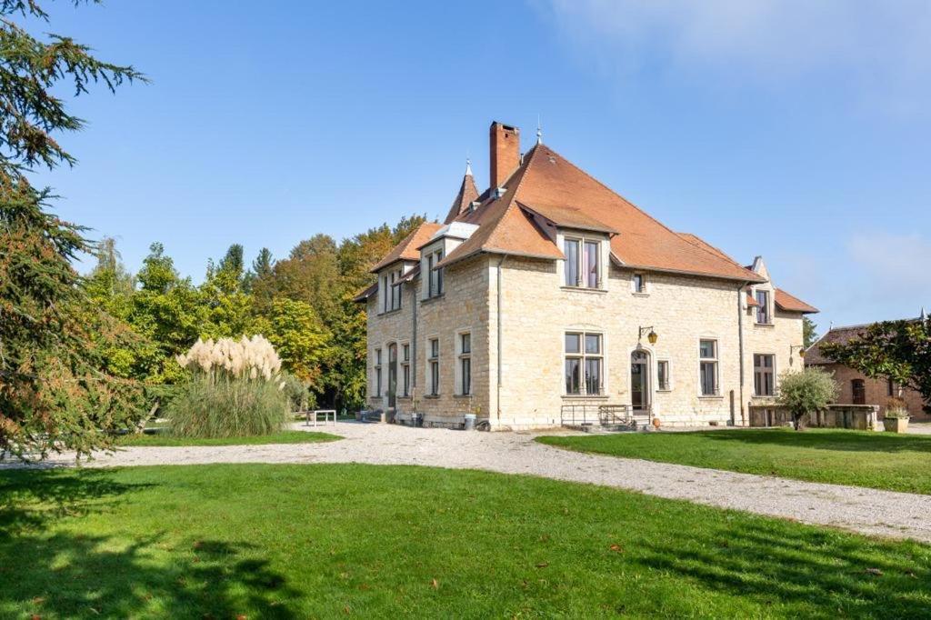 Chambres Au Chateau Du Mouillat Saint-Clair-de-la-Tour Esterno foto