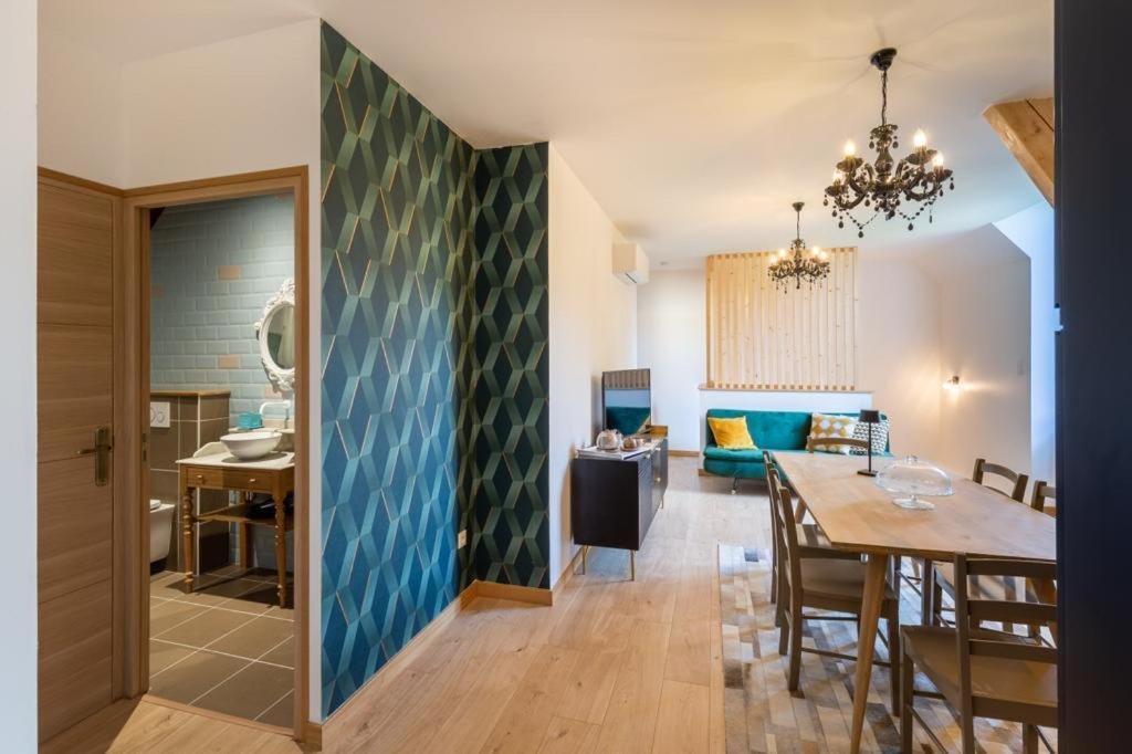 Chambres Au Chateau Du Mouillat Saint-Clair-de-la-Tour Esterno foto
