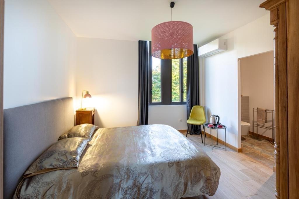 Chambres Au Chateau Du Mouillat Saint-Clair-de-la-Tour Esterno foto